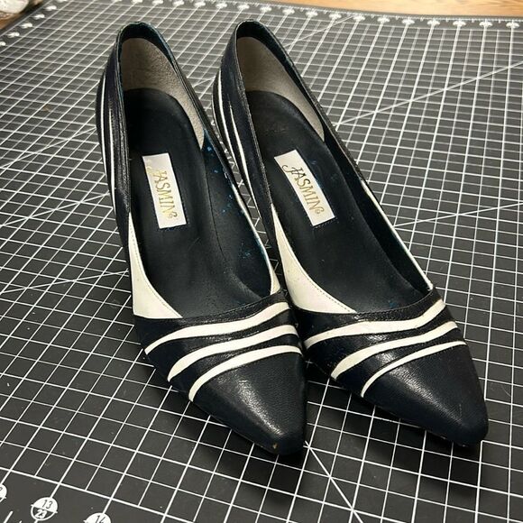 Jasmine Shoes - Vintage Jasmin Pumps Blue/White Striped Design 7 1/2B
